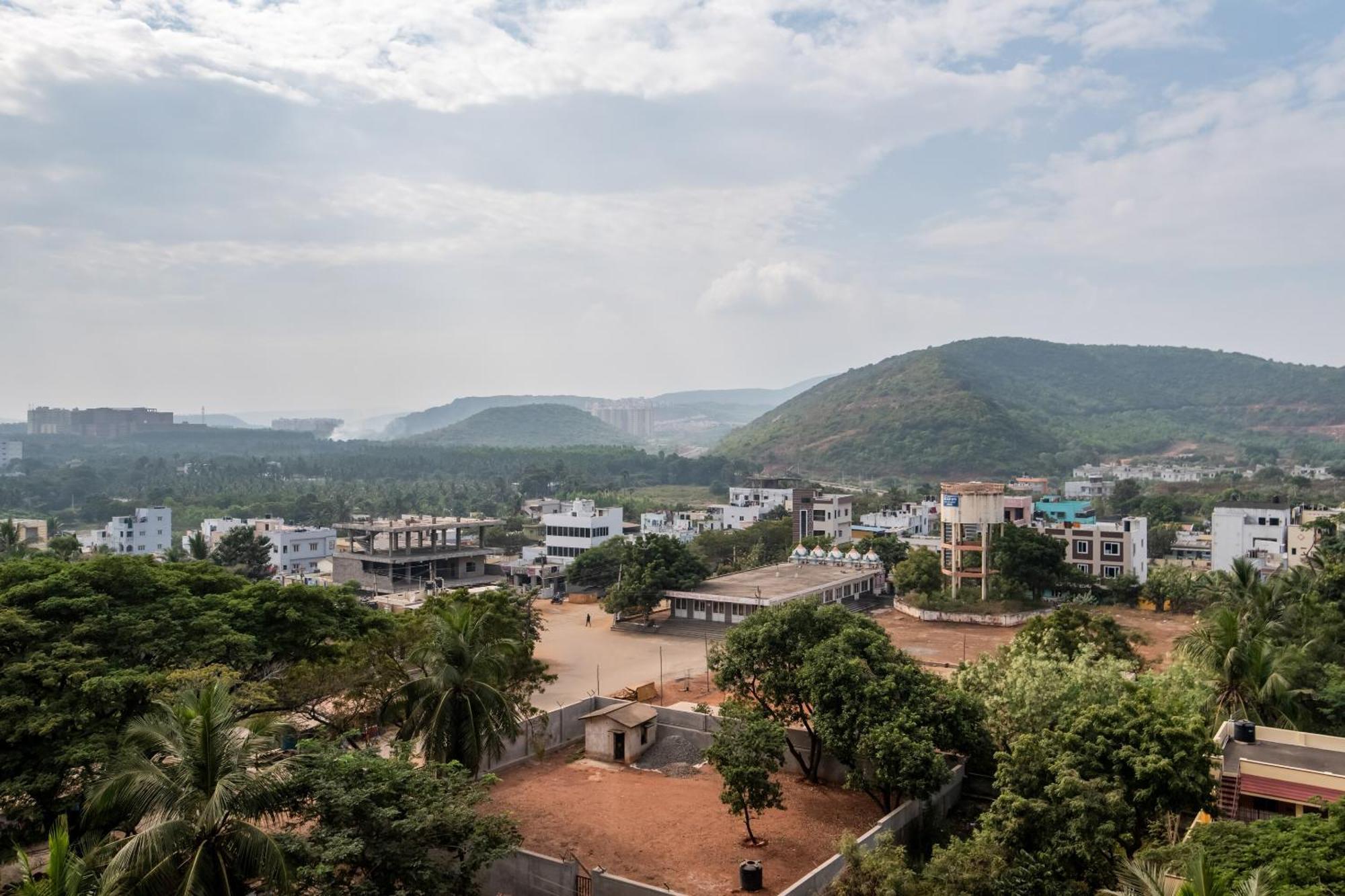 Hotel Oyo Sai Nivas Jalāripeta Esterno foto